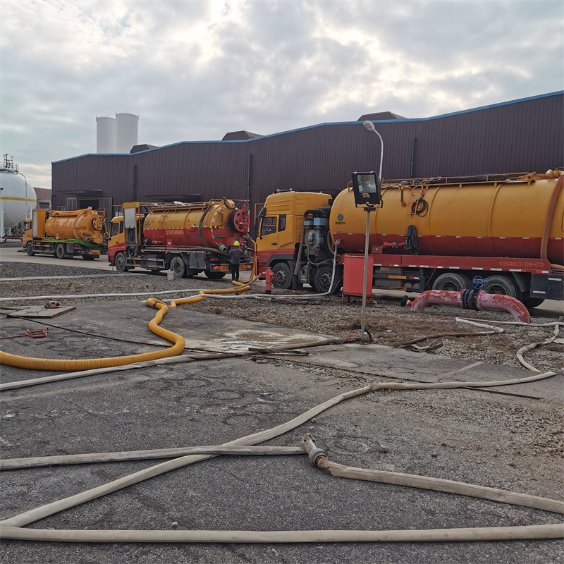 郭河镇污水池清理