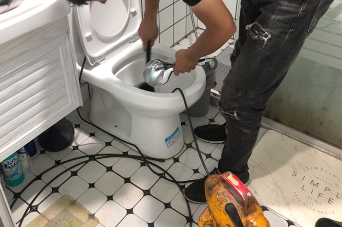 郭河镇马桶堵塞自己疏通还是找师傅?专业上门服务让你省时更省心